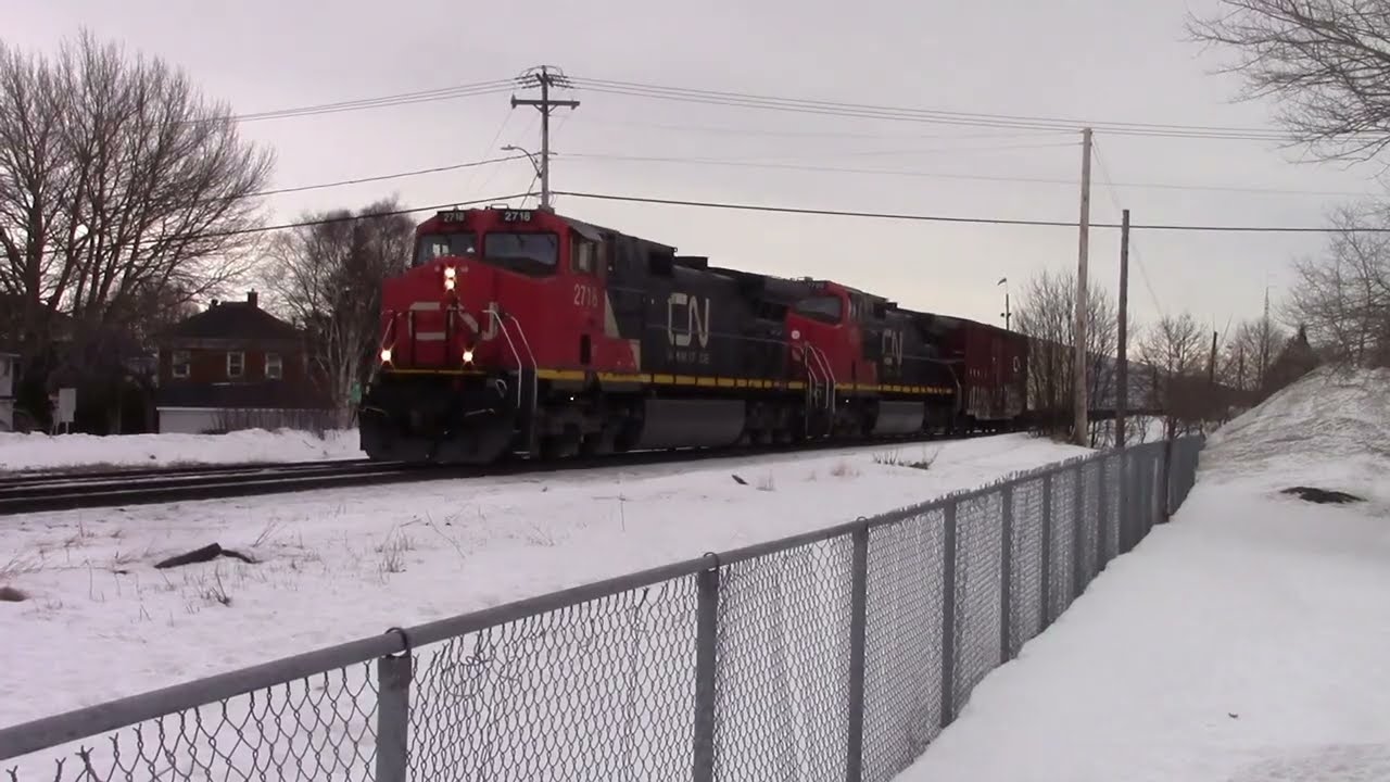 Departure A403 Elephant Stlye  IC 2718 &  IC 2725 Mont-Joli Qc (Mont-Joli SUB M.P 105.67 )