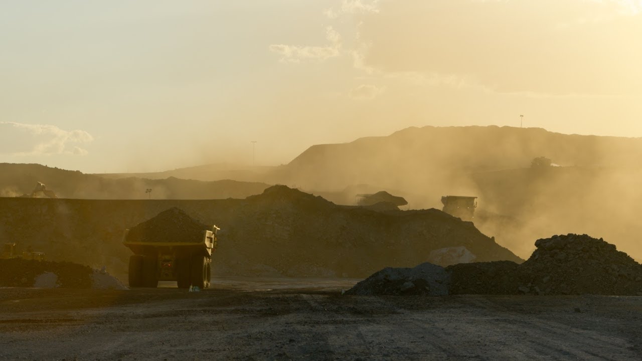'Both sides of politics' need to give coal mining communities the 'support they need'