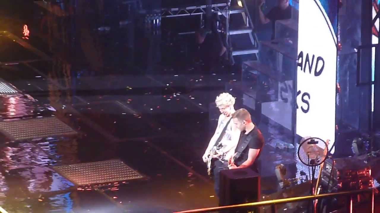 One Direction - Teenage Dirtbag, Columbus Ohio, Nationwide Arena June 18th, 2013