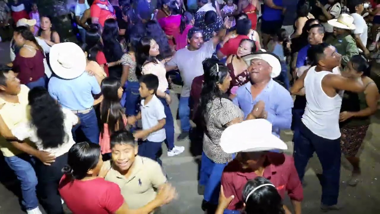 Grupo el Desafío Musical - El pasito del Bebé En ViVo 