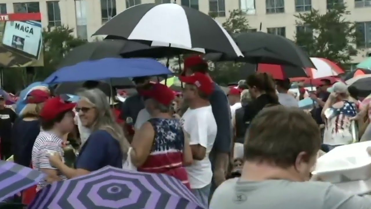 Large crowds gather ahead of Trump rally in Orlando