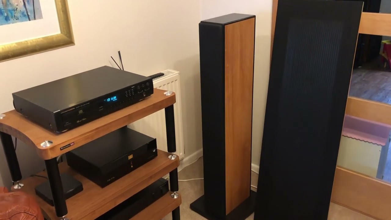 Marantz CD63SE demonstrating the need for a recap