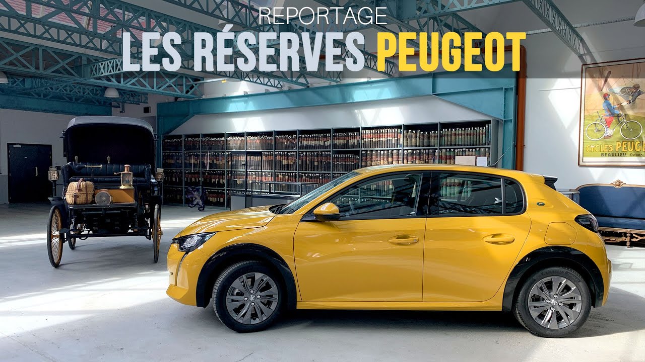 Visite des réserves du musée Peugeot