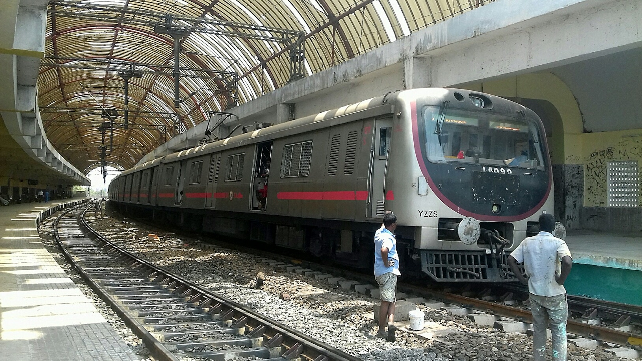 First look of new BEML EMU in Chennai! Departing from Chepauk station enroute to Chennai Beach.