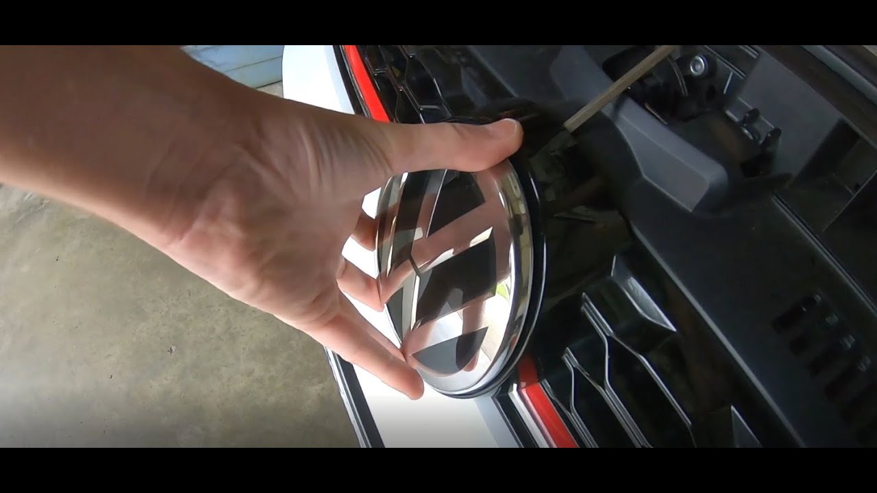 2018 VW GTI SE Ep.224: How To Remove your MK7.5 Front Emblem (and Wrap It)