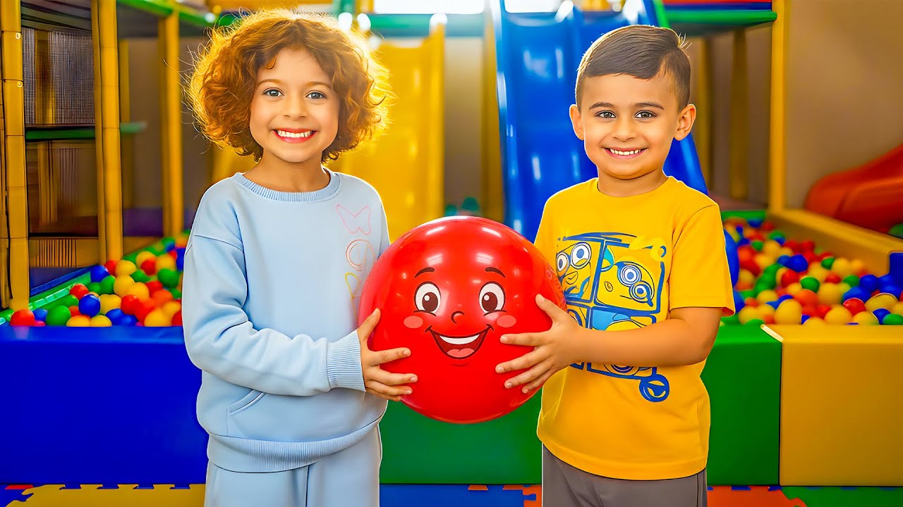 Нева и Нали весело проводят время на крытой игровой площадке 🎈🛝 | Семейные игры