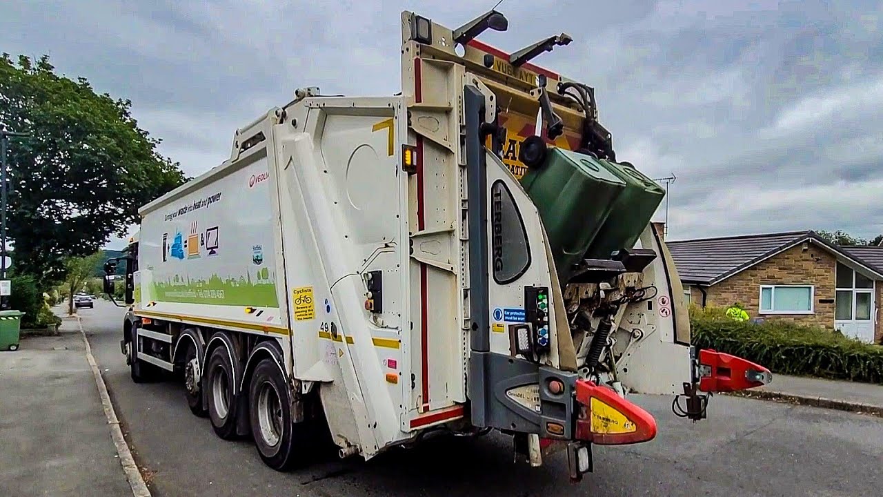 Spare Truck! Dennis Elite 6 Bin lorry on Garden Waste, AYT