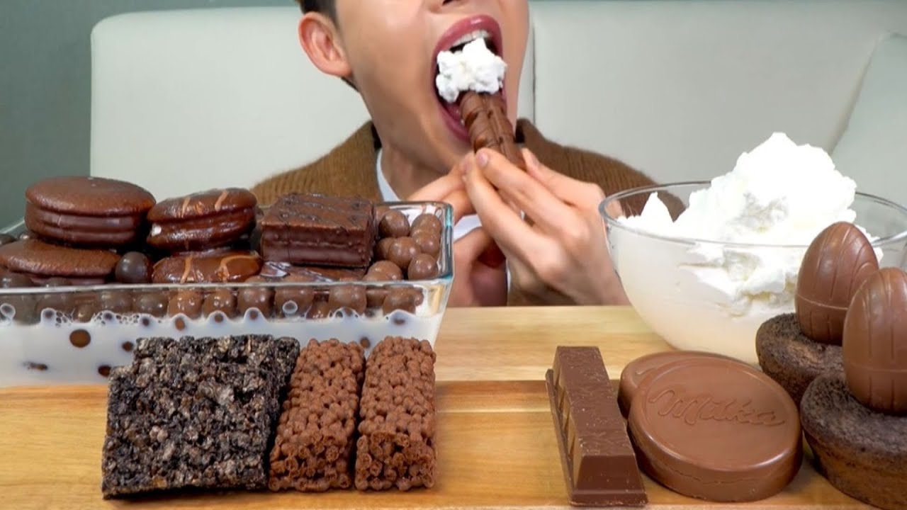 ASMR MUKBANG Chocolate Desserts & Whipped Cream