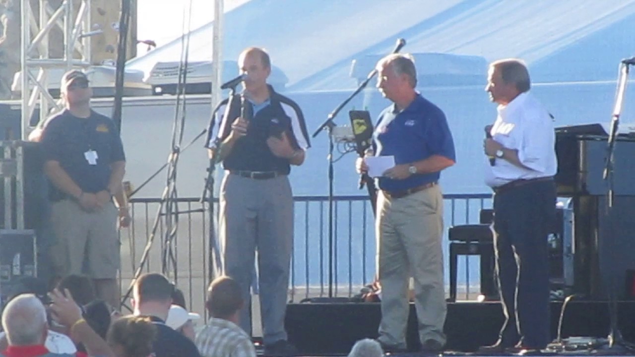 Miracle on the Hudson Co-Pilot Jeff Skiles Speaks EAA Airventure Oshkosh, WI 7-24-17