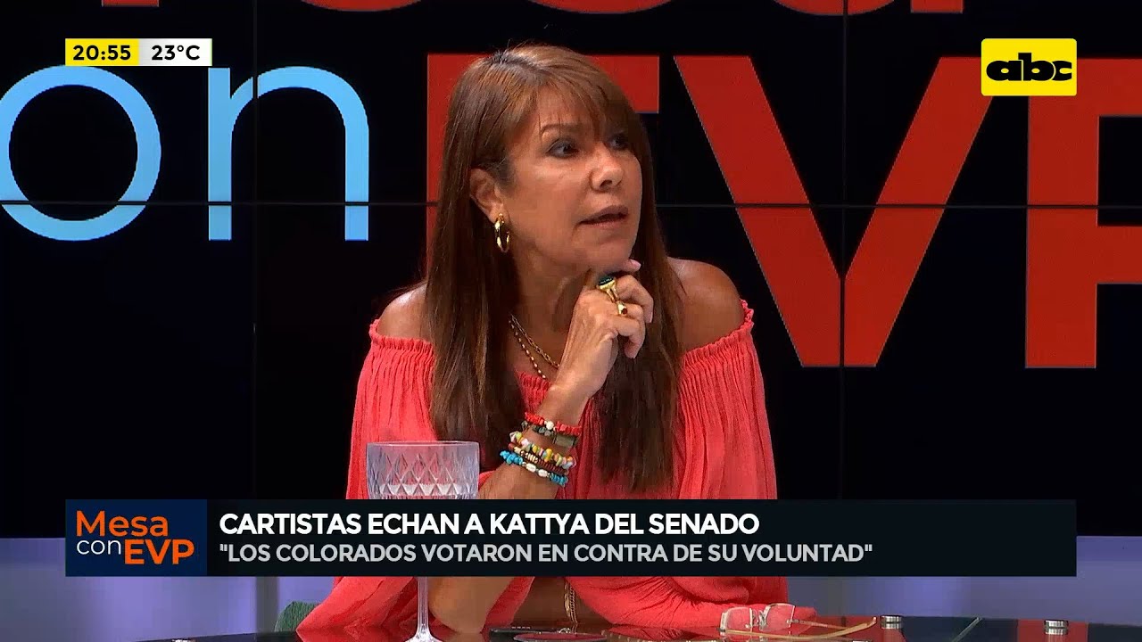 Cartistas expulsaron a Kattya González del Senado