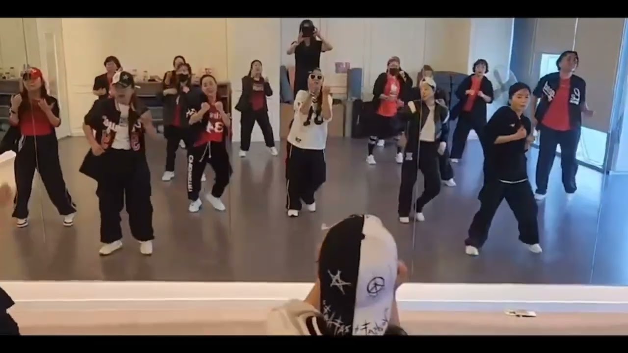 COOL(쿨)ㅡ작은 기다림#10월 무브먼트댄스공개안무#가을노래#다이어트댄스#짐스토리2부 회원님들과 함께#옛날추억소환