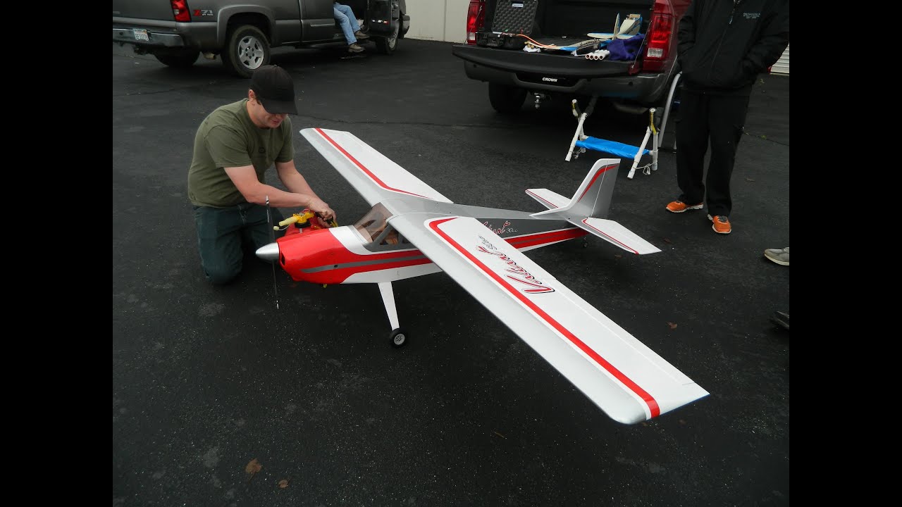 Hangar 9 Valiant 30cc Gas Maiden Flight