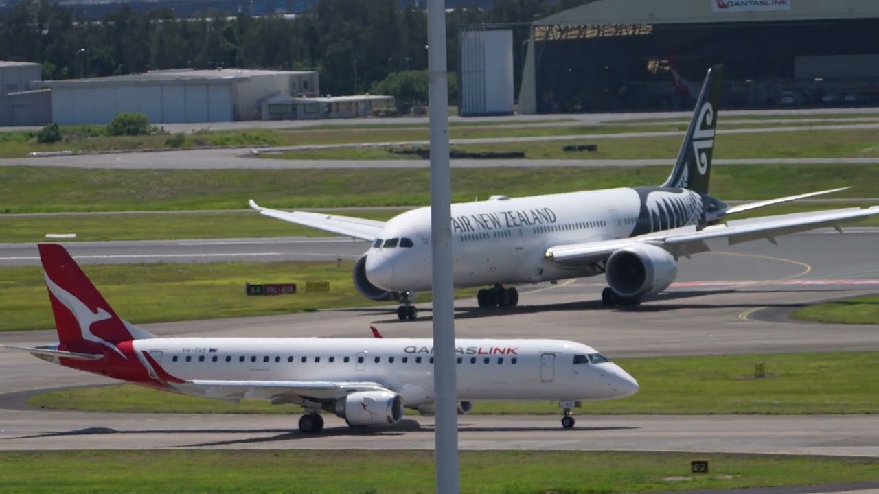 #planespotting at Brisbane#international Airport, arrivals/departures
