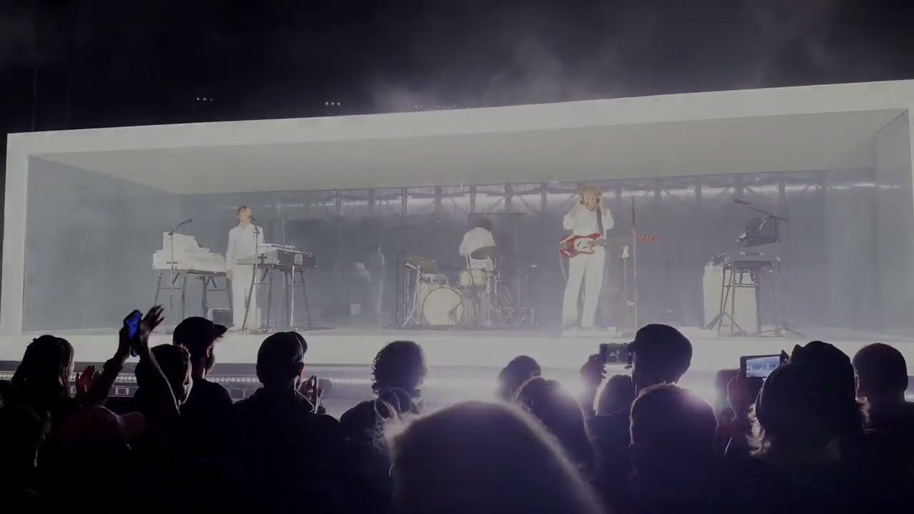 Air - Don't Be Light | Live @ Brooklyn Paramount, Brooklyn, NY 2025/10/12