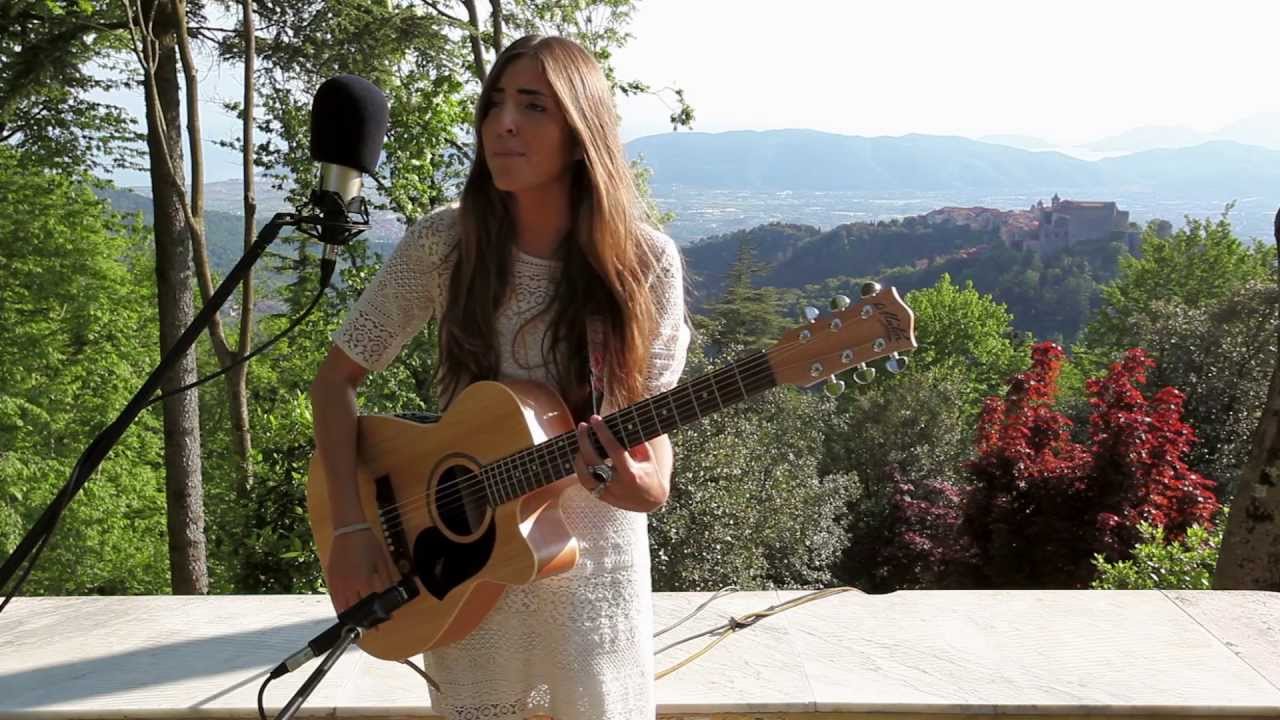 Joan Thiele - Crazy thought - Tuscany Acoustic