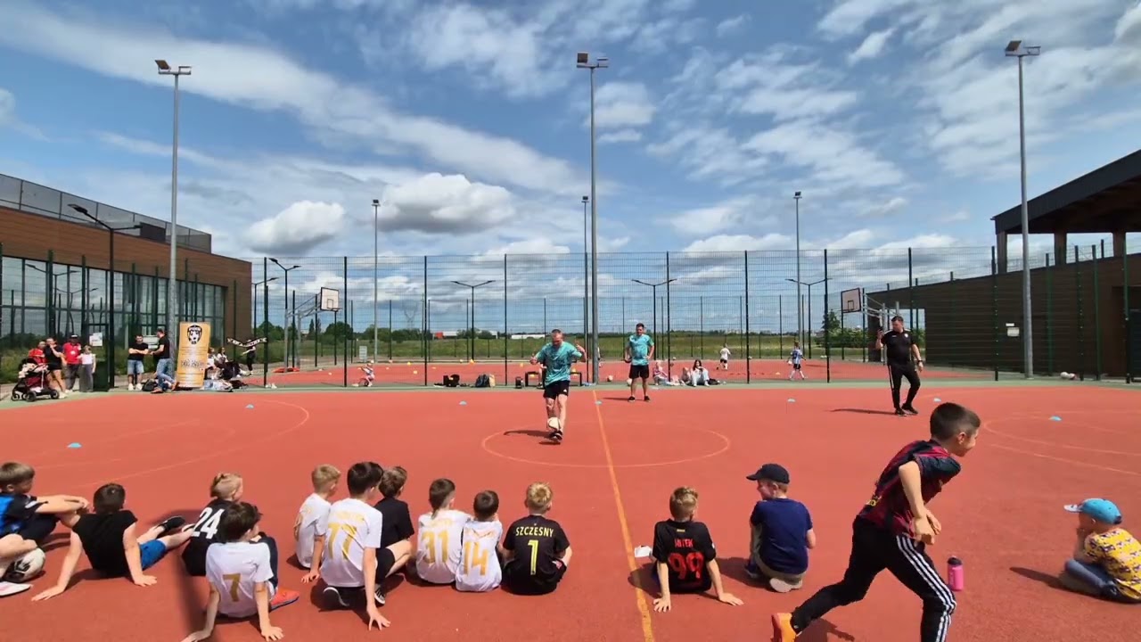 Pokaz i warsztaty Teqball i Football Freestyle PRZECŁAW 2025 DZiEŃ DZIECKA