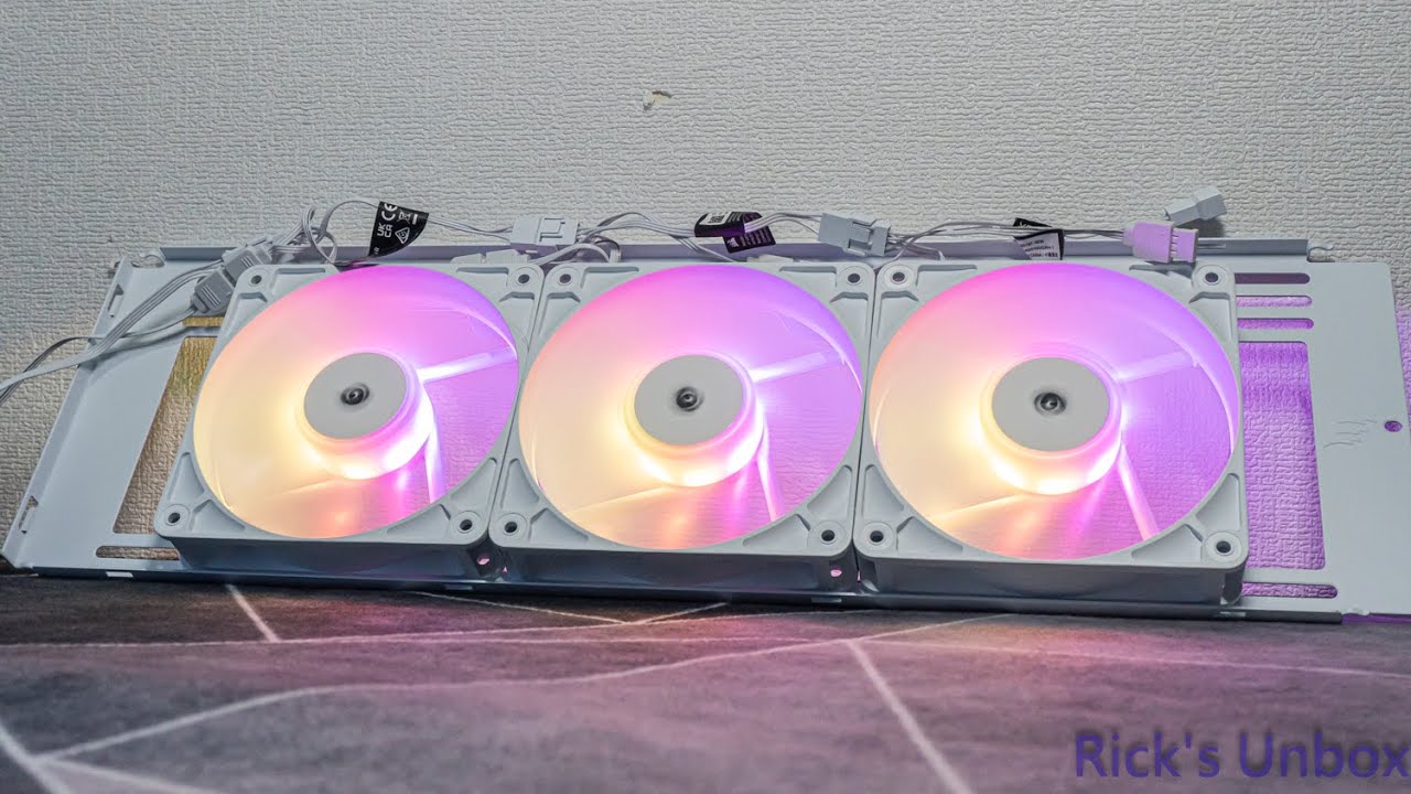 CORSAIR RS120-R ARGB PWM WHITE FAN Showcase