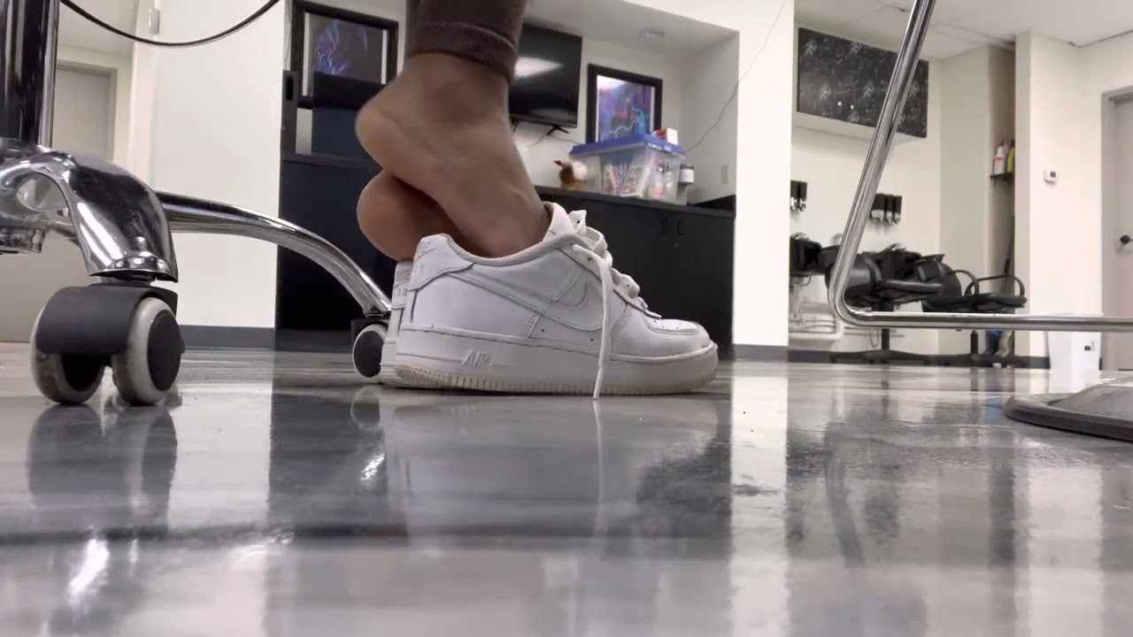 Quick shoe play at work, while my client runs to the restroom&hellip; she almost caught me￼😅
