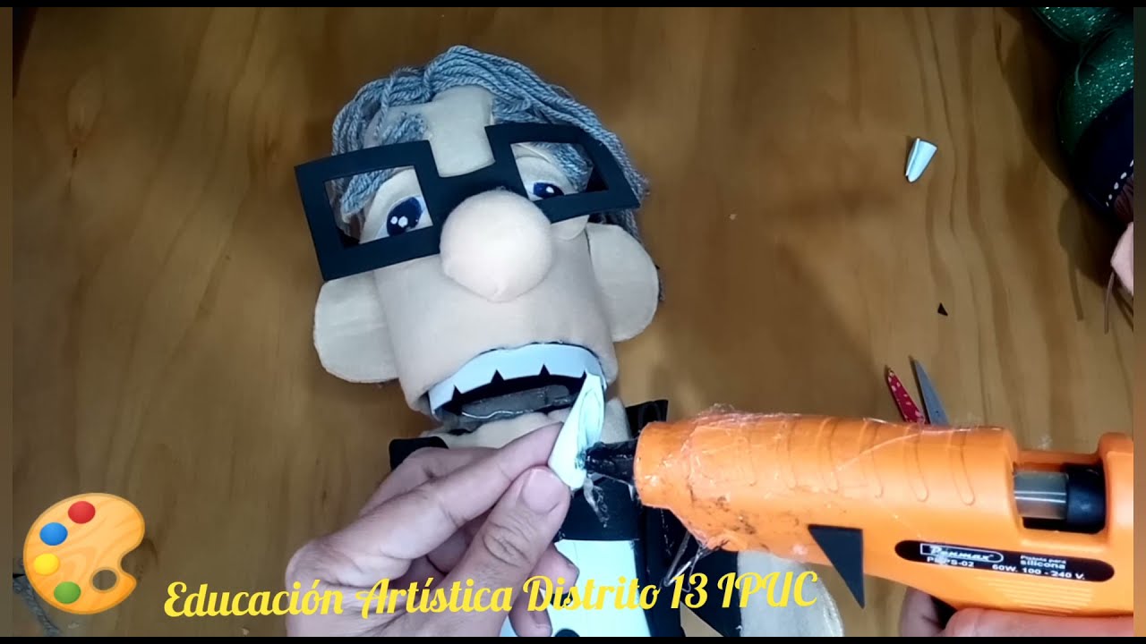 Títere de Botella Anciano - Distrito 13