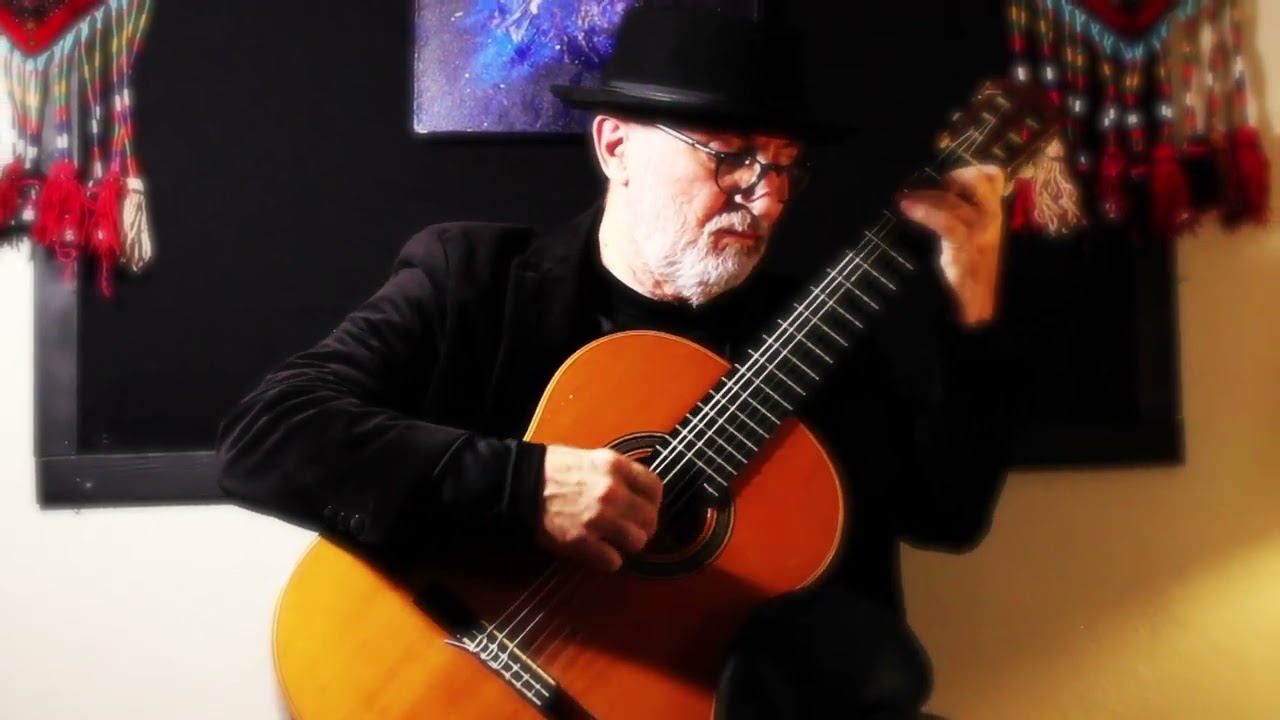 Michael Lucarelli Performs Silent Night (Classical Guitar)