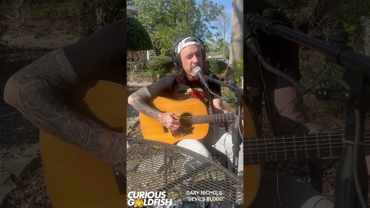 Gary Nichols Performs 