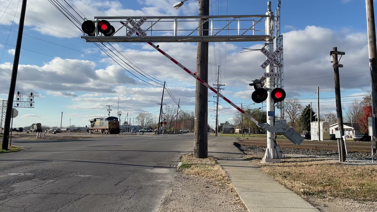 CSX 5421 Leads Local Switching Tracks | Kenton Ave. (OH-309), Railroad Crossing, Marion, OH