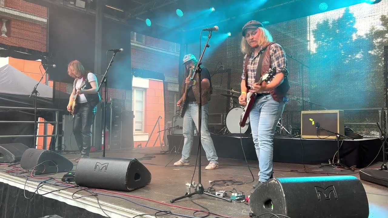 Joni Ekman & Koira - Rakastin, menetin, unohdin (Indie-iltamat &bull; 16.6.2022 &bull; Turku)