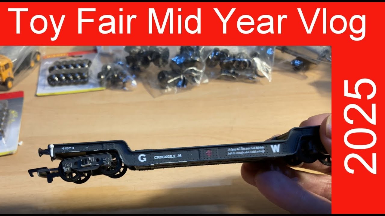 Bargain hunting, on second hand stalls, Llangollen Toy Fair Vlog