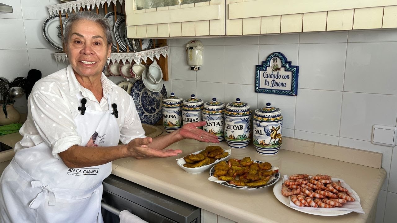 Langostinos cocidos, rebozados y allullas de bonito