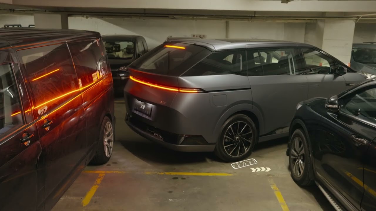 XPENG X9 v.s. Tight Carparks