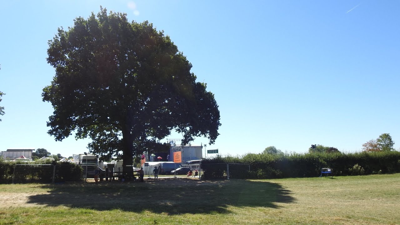 Walk around The Main Field - Cropredy 2022