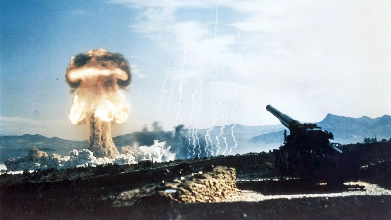 1 Hour of Nuclear Explosion Footage + Fallout-Style Ambient Music
