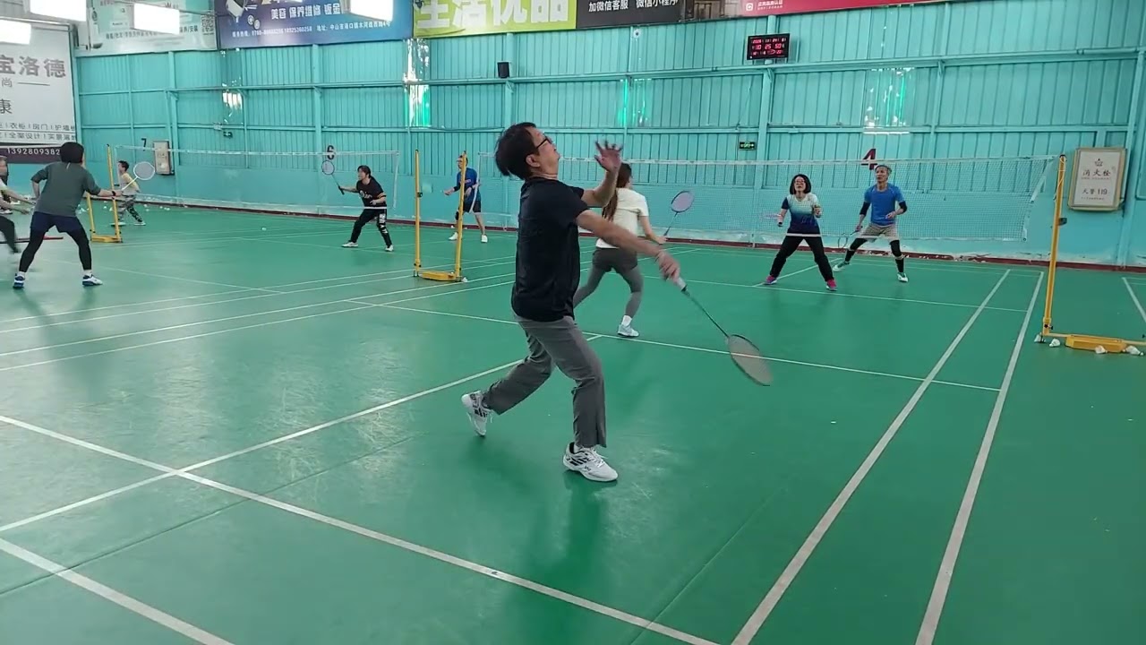 Badminton game, Zhongshan, China 1 24 26 4