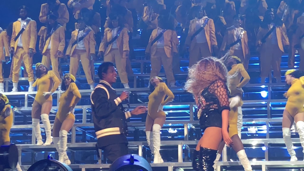 Beyoncé - Interlude / Déjà Vu (feat. JAY-Z) / Green Light [Coachella Weekend 1]