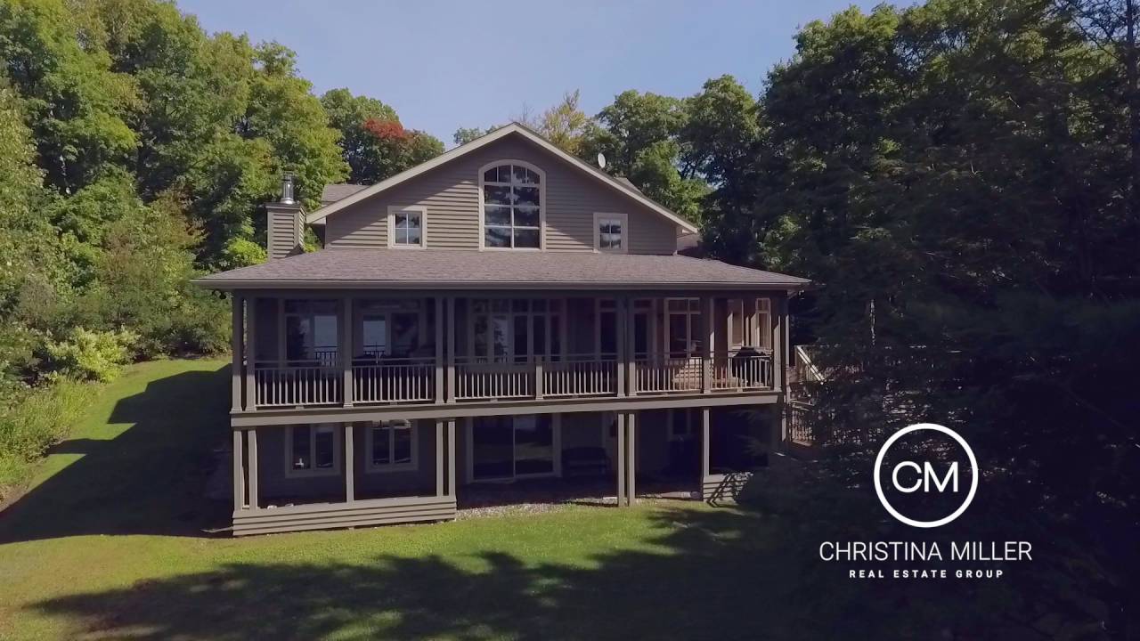 Home of the Month: Lac Marois - Sainte Anne des Lacs Luxury Chalet