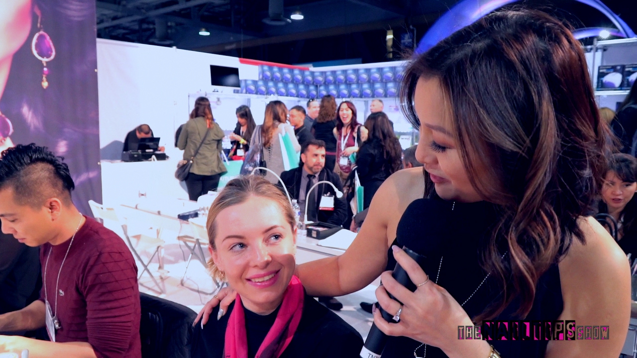 Ombre and  Rose Design with Sugar Effect with Gelee Powder-LeChat at ISSE Long Beach