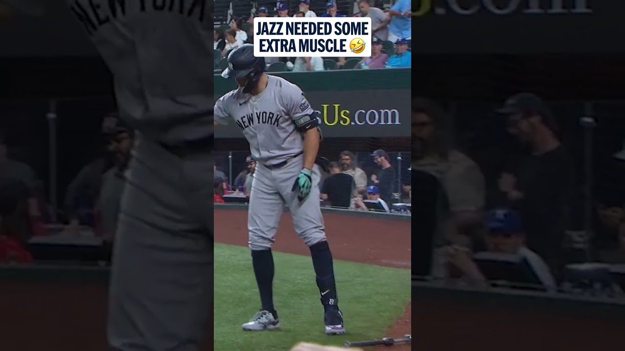 Jazz Chisholm Jr. couldn't get the batting weight off 😂 so he asked Giancarlo Stanton for help 💪