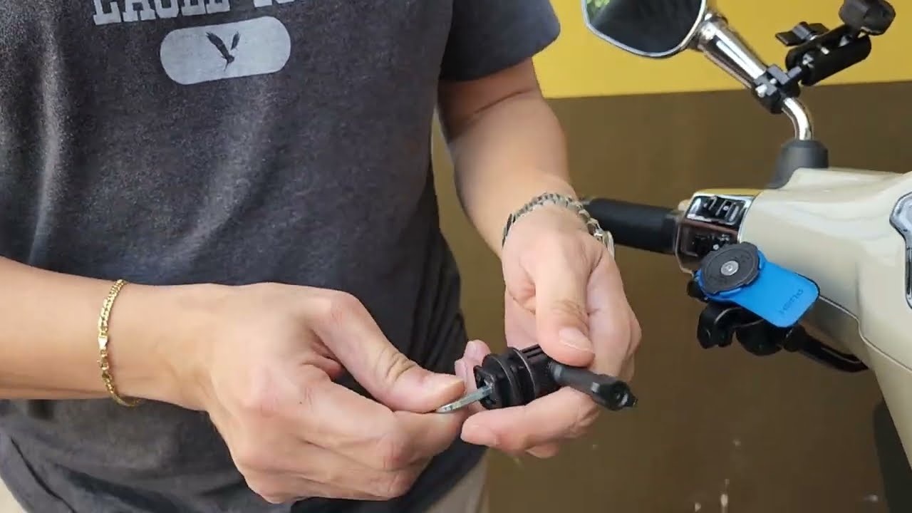 Action Cam Holder Installation for my Vespa