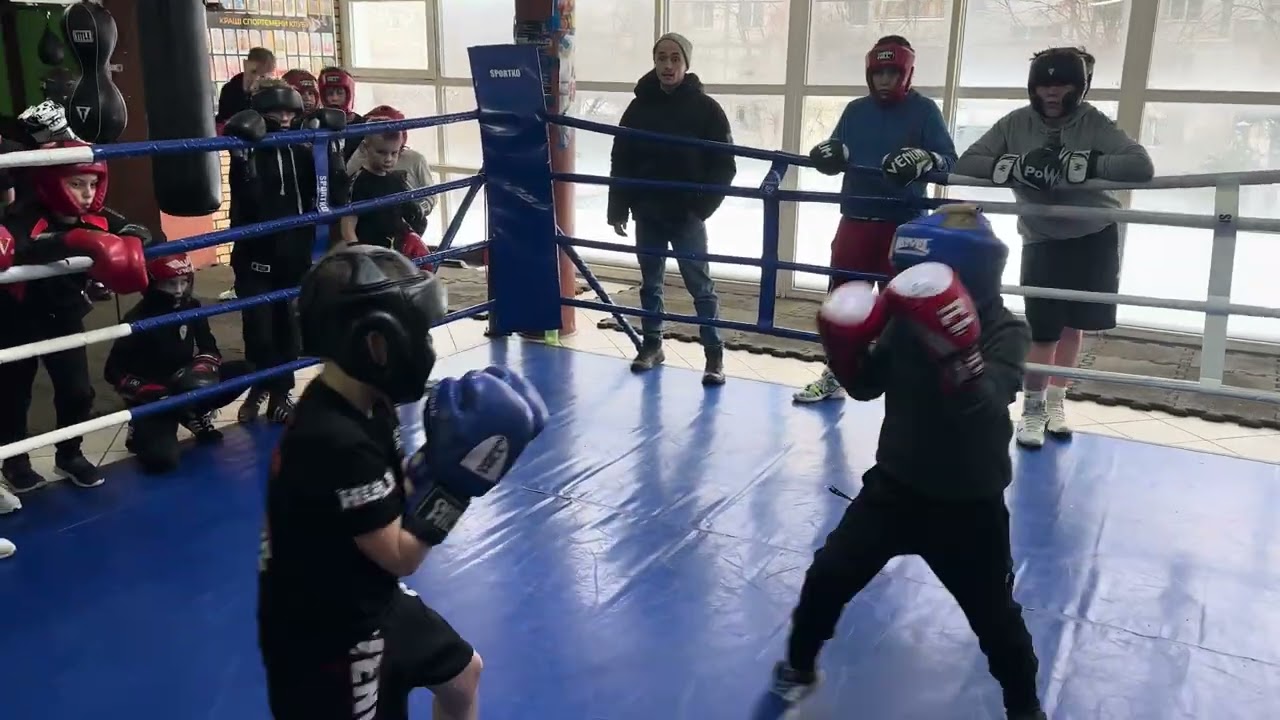 Сафонов Данило спаринг юнаки 28 кг