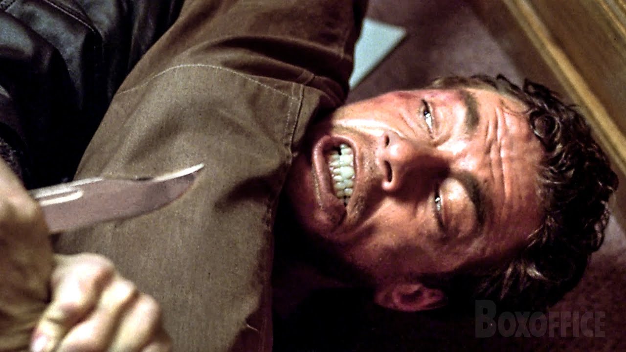 Jean-Claude Van Damme combatte un braccio destro russo in ascensore | Maximum Risk