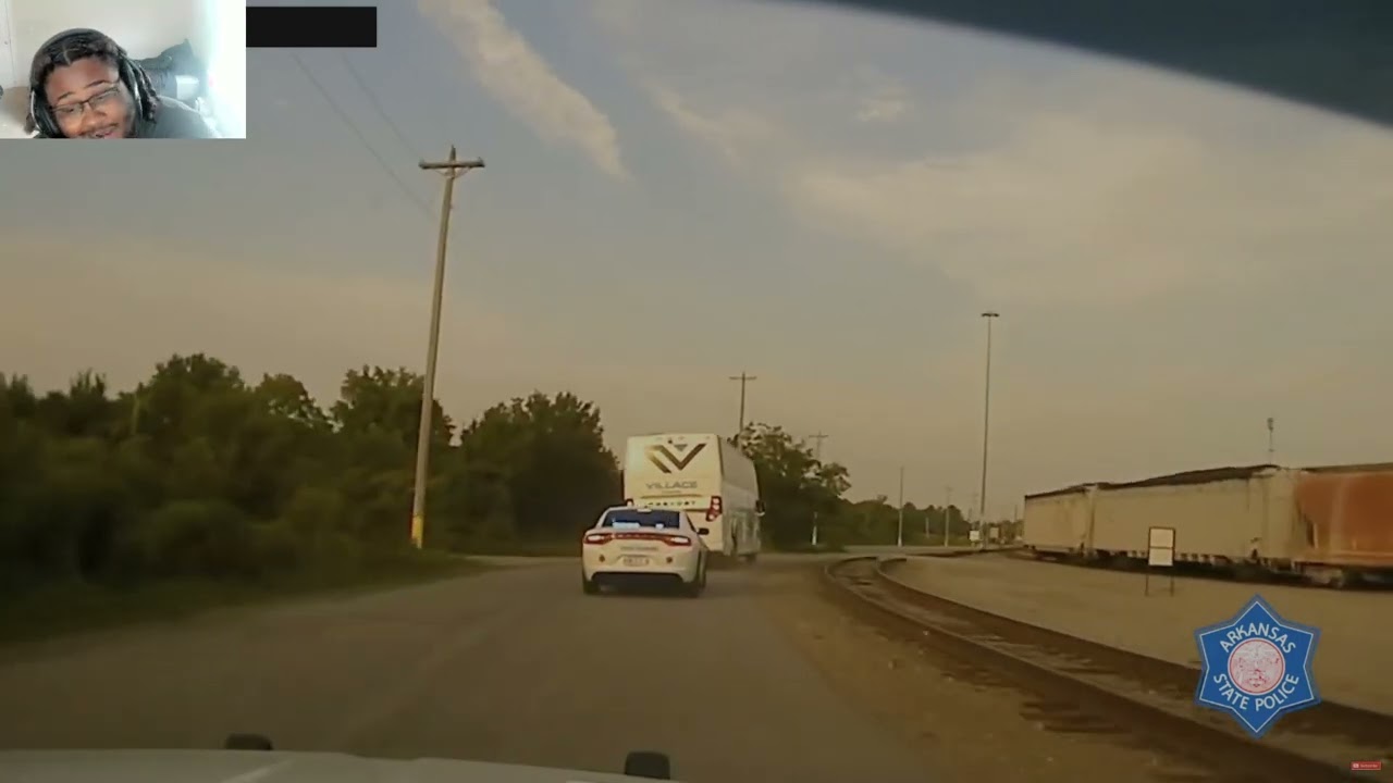 SRT SWAPPED CHARTER BUS GETS TIRES SHOT OUT RUNNING FROM ARKANSAS STATE POLICE!