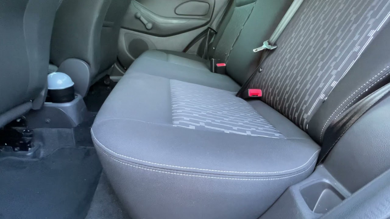 Como retirar o banco traseiro do novo Ford ka (2014 em diante)