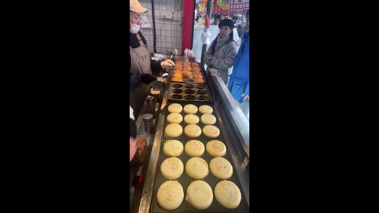 Delicious food live
