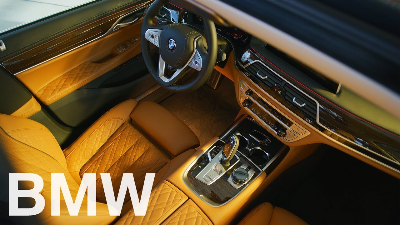 The new BMW 7 Series. Experience the luxurious interior.