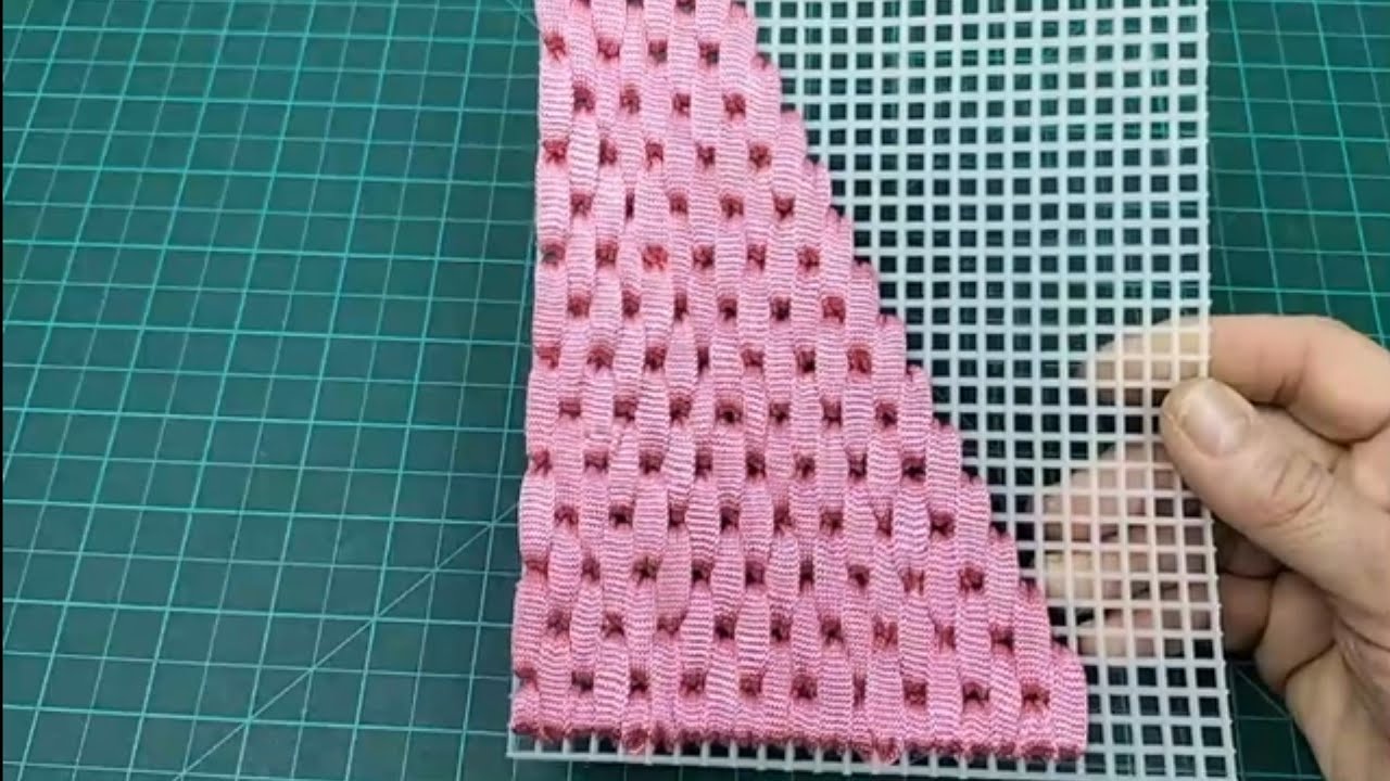 طريقة عمل غرزة السلة بخطواتها الصحيحه مكتبة الغرزplastic canvas stitches library