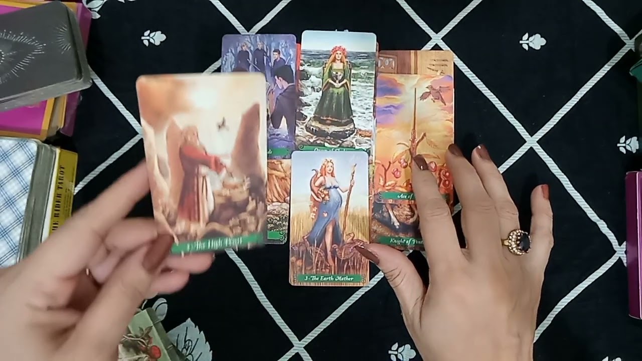 How you maintain your life 😀#currentfeelingtarot #tarot