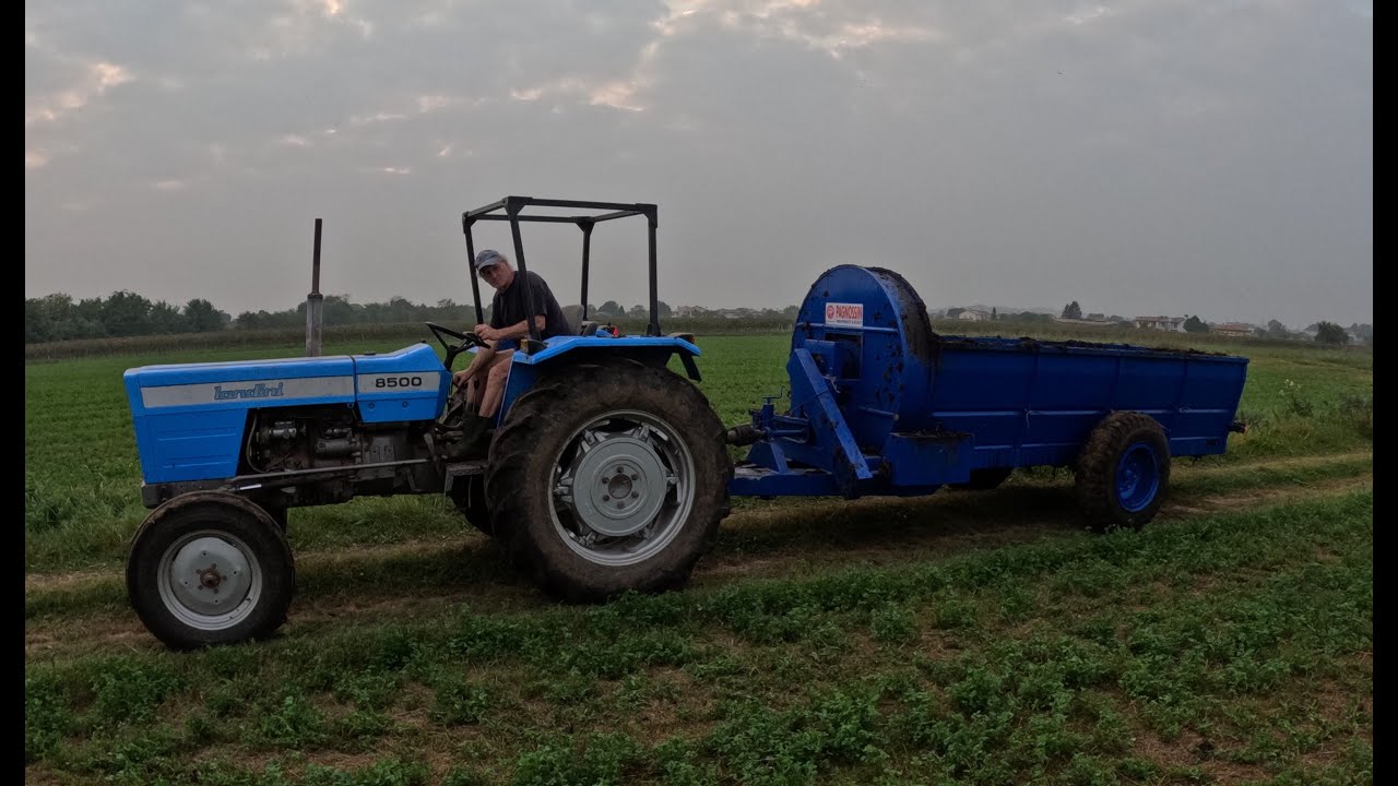 Spargimento letame 2023. Landini 8500 e FIAT 211R