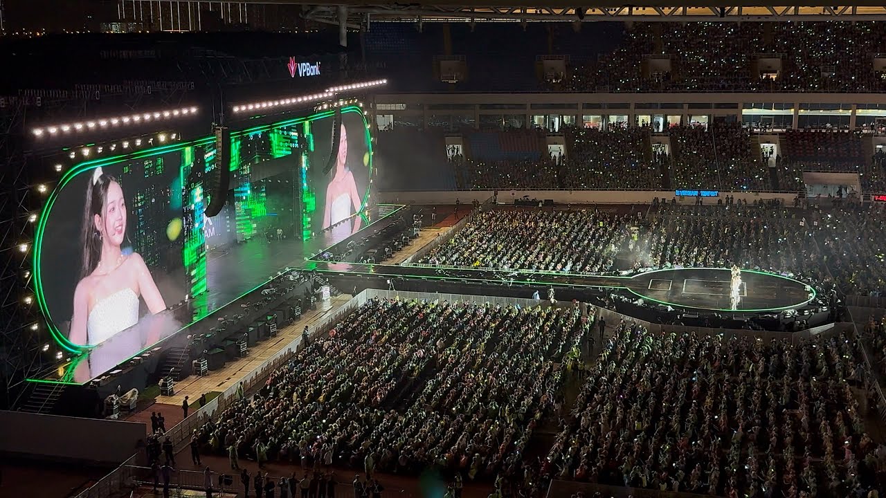 250621 tripleS @ VPBANK K-STAR SPARK IN VIETNAM 2025