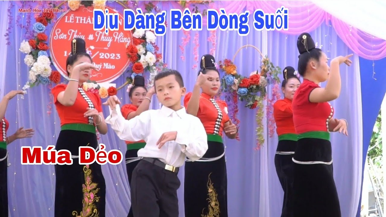 Dịu Dàng Bên Dòng Suối Của Cháu Trai Múa Dẻo Nhất Năm 2023 