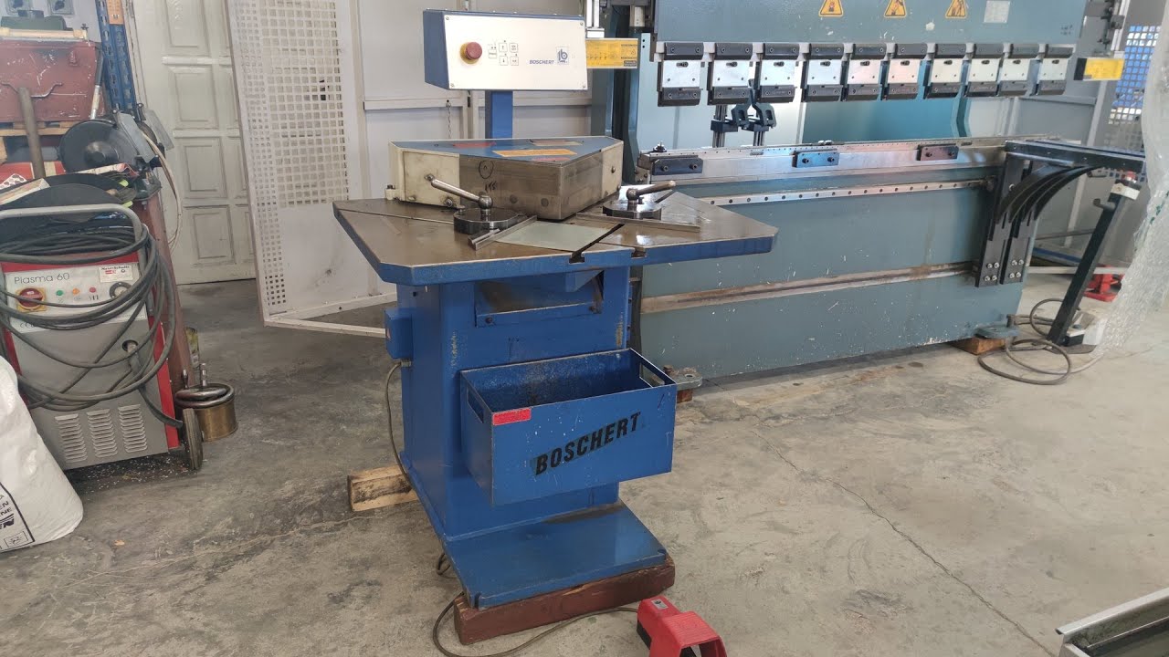 Hydrauliczna wykrawarka do naroży BOSCHERT LB12